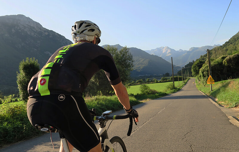 Valley d'Ossau, cycling towards the base western base of the Col d'Aubisque